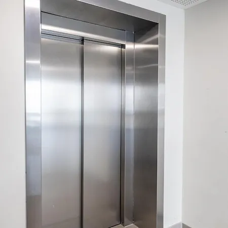 Vincent Sunlight - Near Clinic, Arena And Stadium *