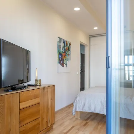 Vincent Sunlight - Near Clinic, Arena And Stadium Apartman *