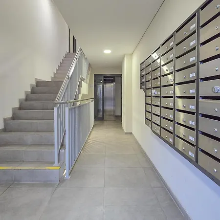 Vincent Sunlight - Near Clinic, Arena And Stadium Apartman