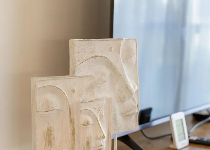 Vincent Sunlight - Near Clinic, Arena And Stadium *